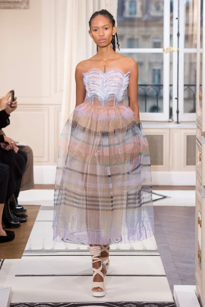 Look 18